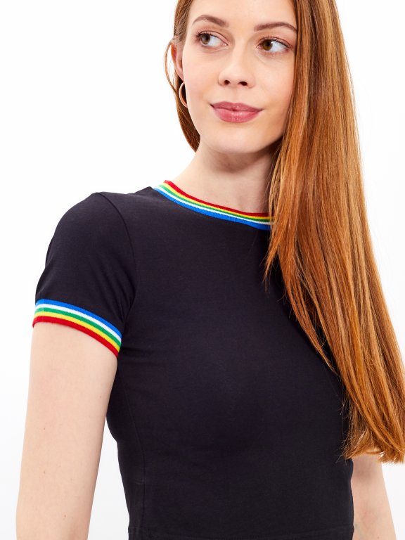 Crop top with striped trims