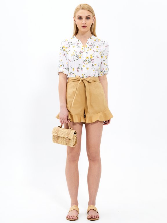 Shorts with ruffles