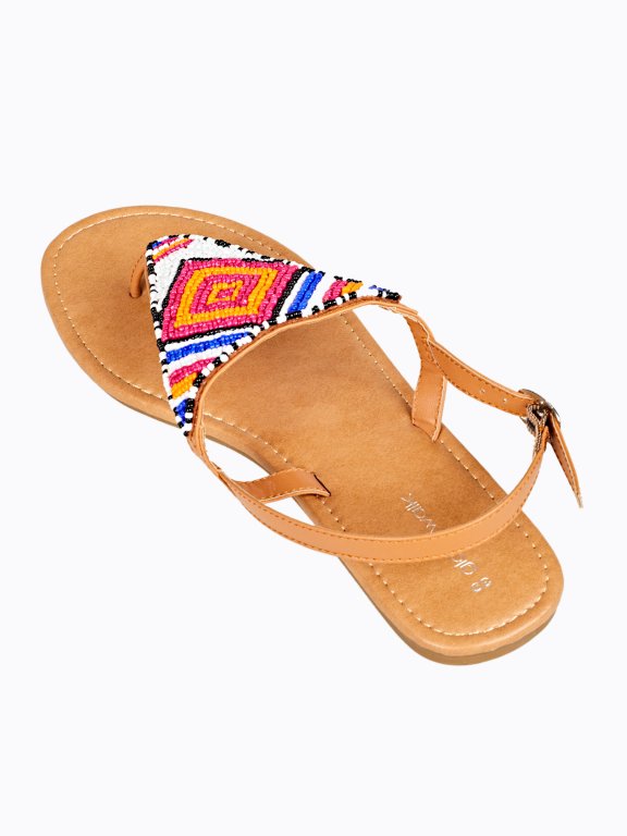 Flat sandals with beads