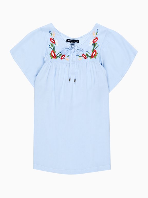Blouse top with embroidery