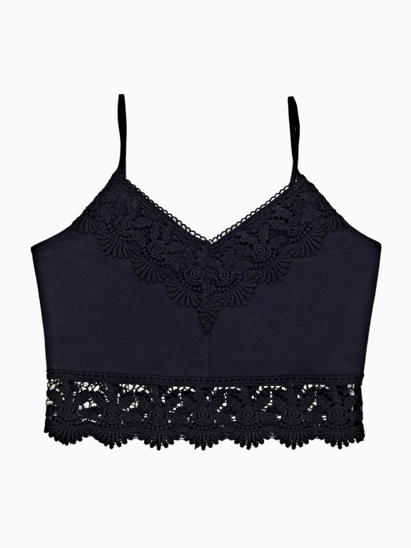 Crop top with lace