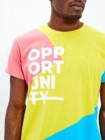Kolorowa koszulka z nadrukiem