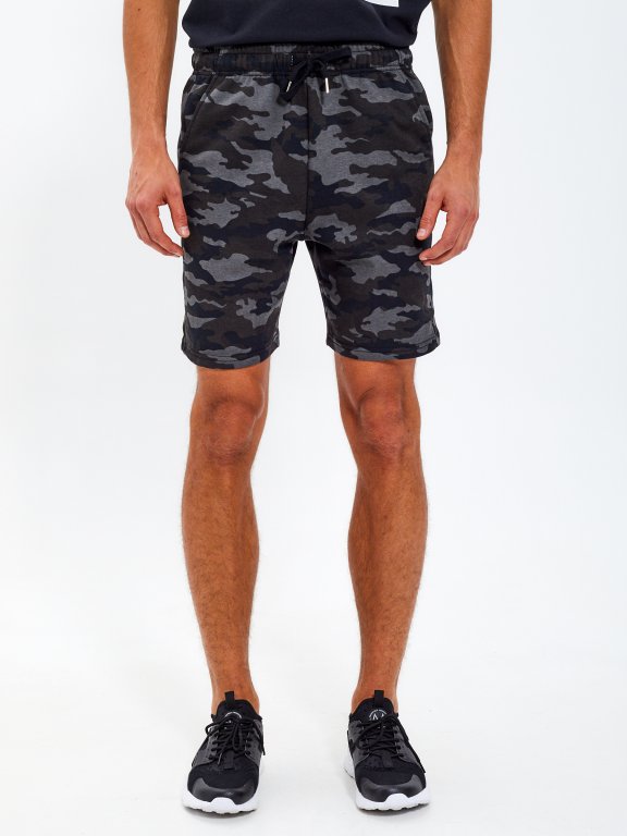 Shorts mit Camouflage-Druck