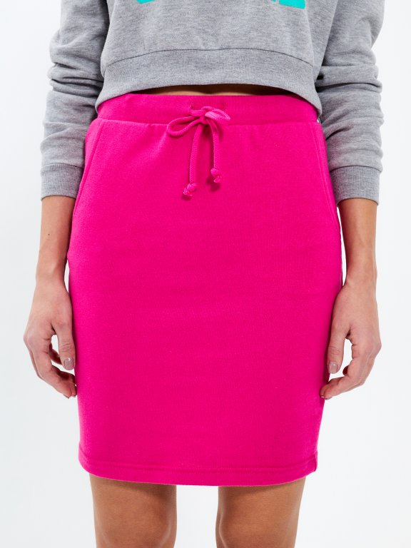 Basic skirt with pockets
