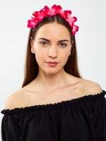 Headdress with flowers