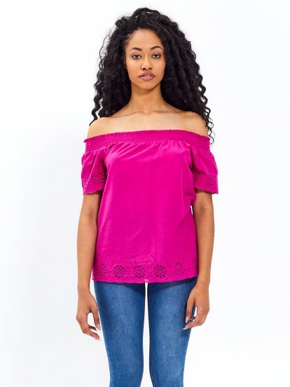 Broderie anglaise trimmed off-the-shoulder top