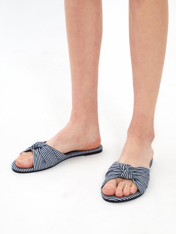 Striped slides with knot