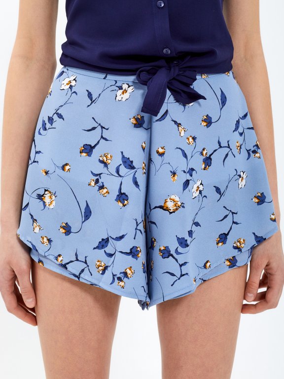 Floral print layered frill shorts