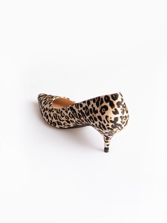 Mid heel pumps with animal print