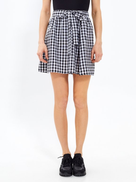Gingham skirt with decorative bow