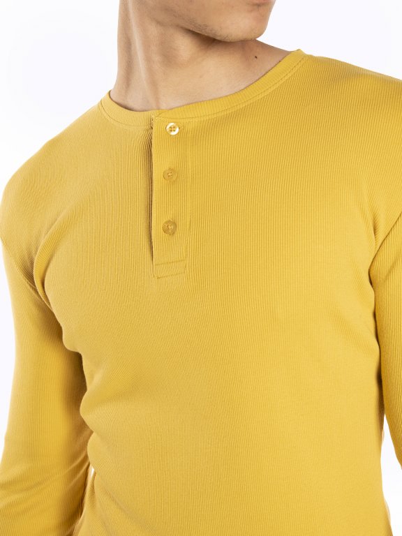 Basic ribbed t-shirt with front buttons
