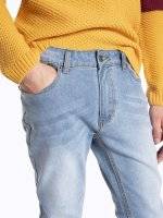 Základné džínsy straight slim fit
