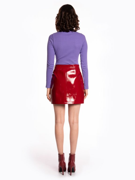 Mini sukňa s vinylovým vzhľadom