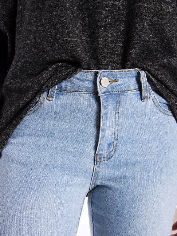 Skinny jeans with transparent back pockets
