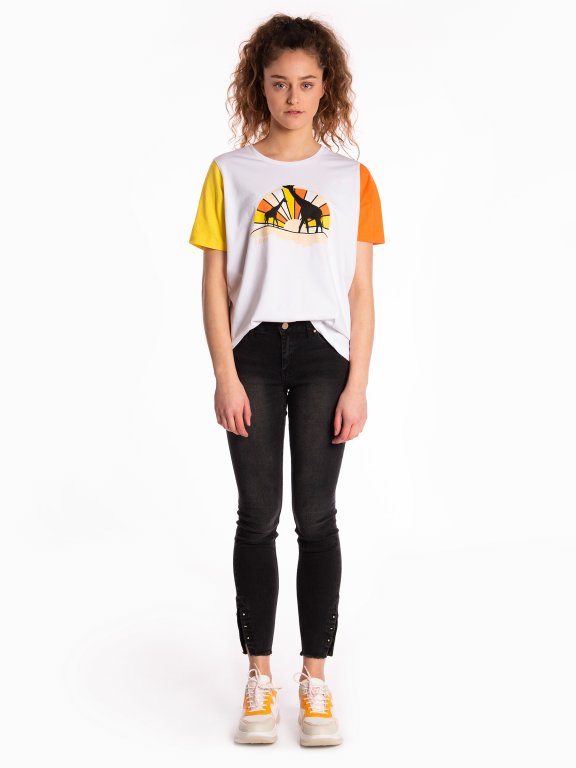 T-shirt with print and colorful sleeves