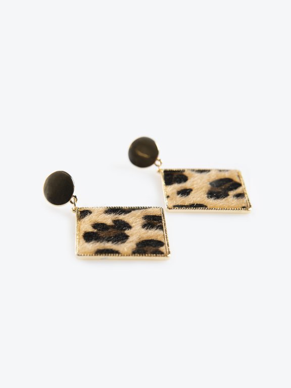 Geometric earrings with animal design
