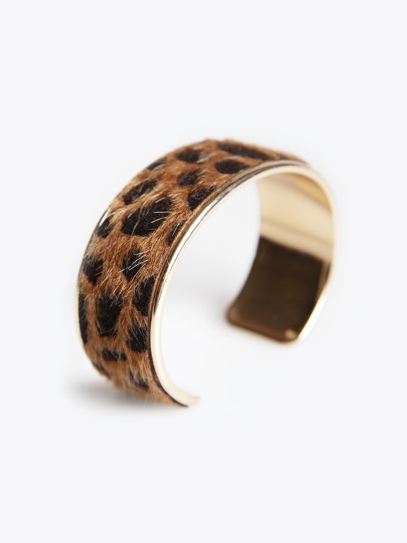 Bracelet with animal design