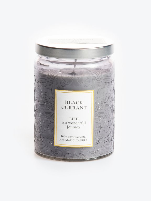 Black currant scented candle