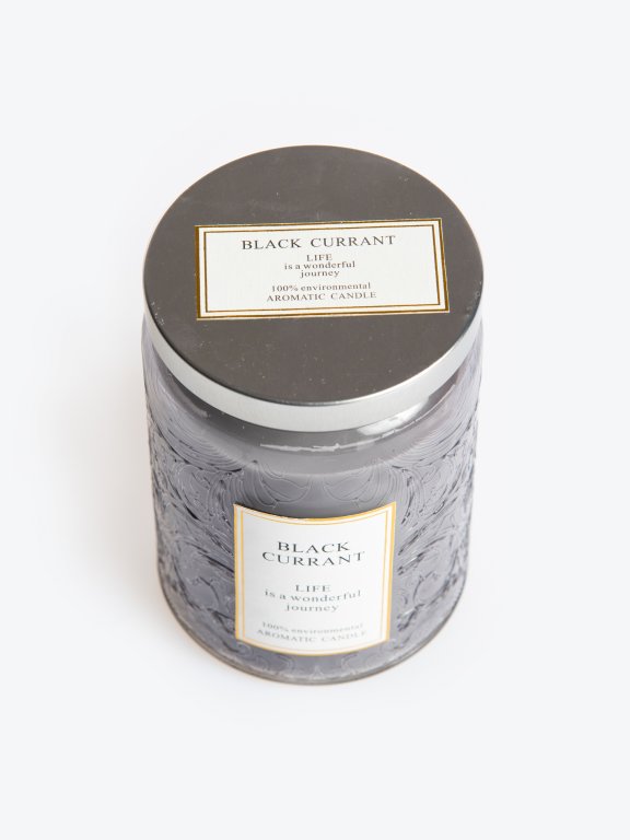 Black currant scented candle