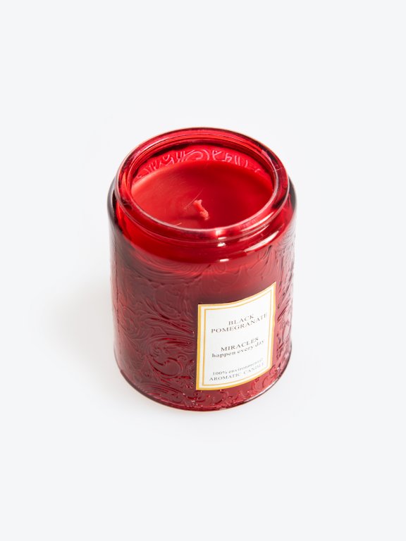 Black pomegranate scented candle