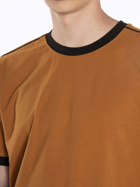 T-shirt with contrast trims