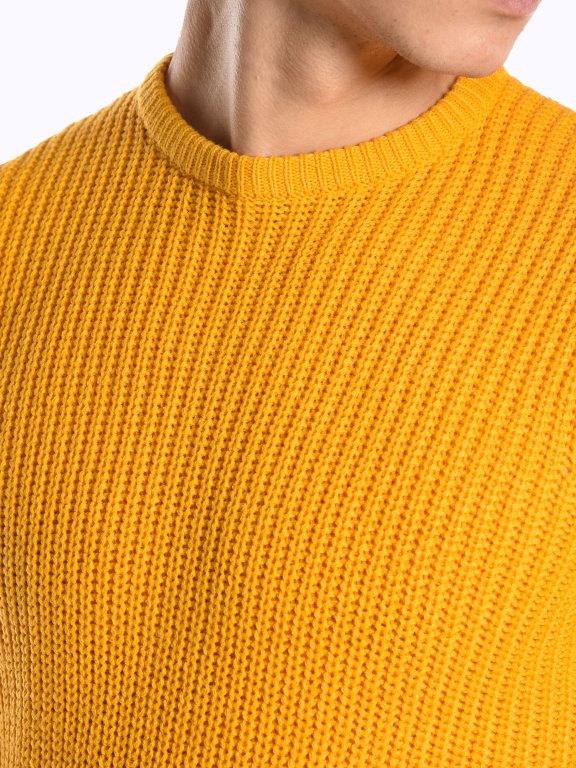 Plain rib-knit pullover