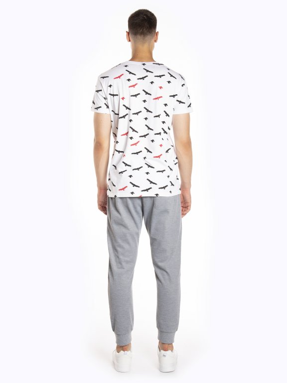 Printed t-shirt with contrast chest pocket