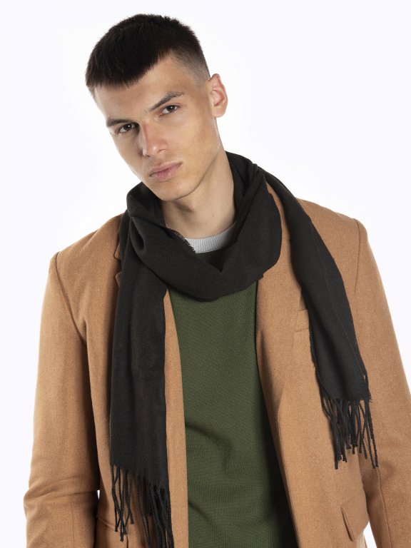 Basic scarf with tassels
