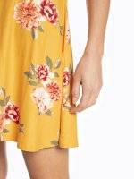 Áčková sukně s květinovým potiskem