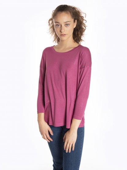 Loose fit 3/4 sleeve t-shirt