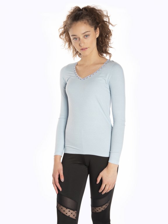Ribbed v-neck t-shirt with lace