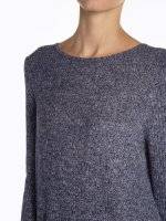 Dlouhý žebrovaný svetr s náprsní kapsou