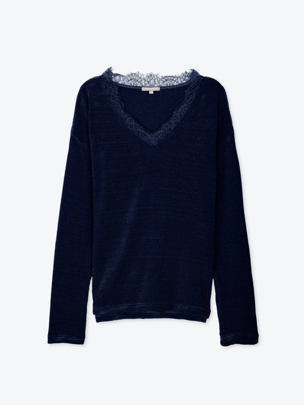 Loose fit v-neck jumper with lace