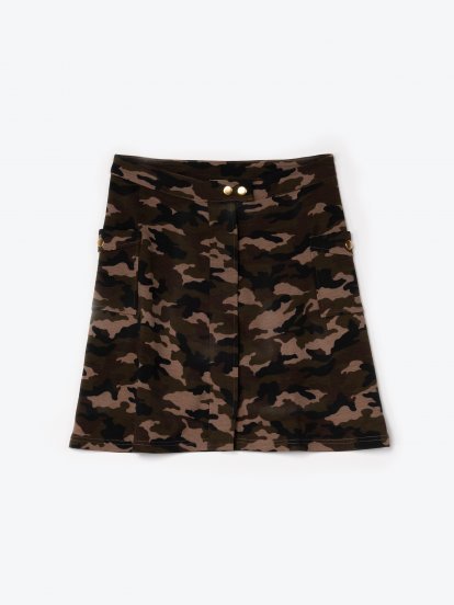 Camo print skirt with side pockets