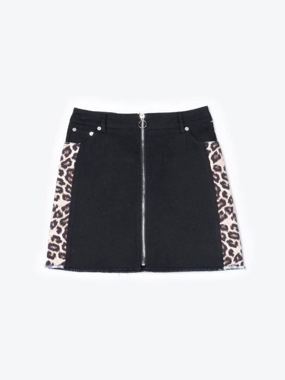 Denim skirt with animal print