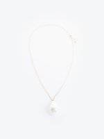 Necklace with pearl pendant