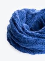Cable-knit snood