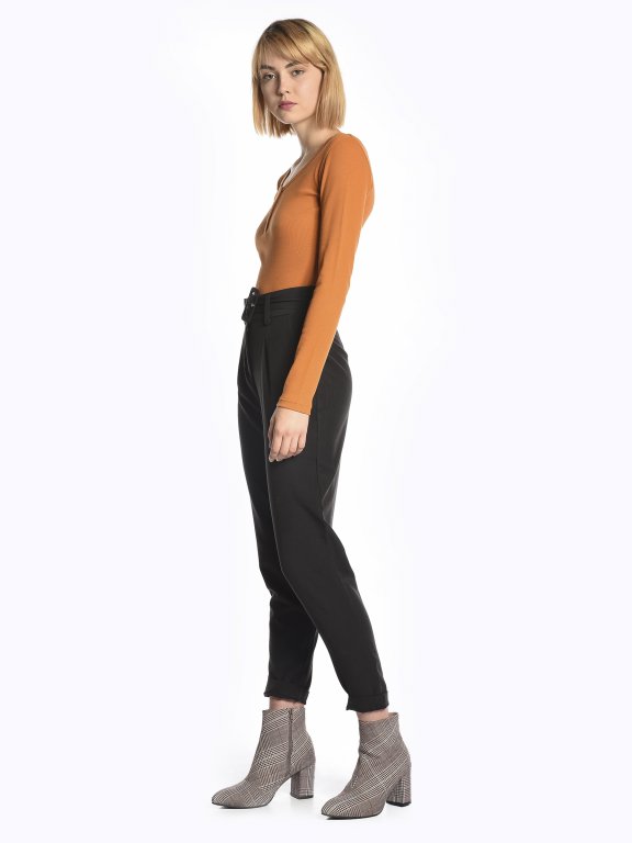 Ribbed long sleeve body with buttons