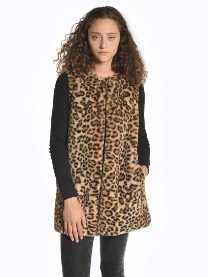 Leopard pattern faux fur vest