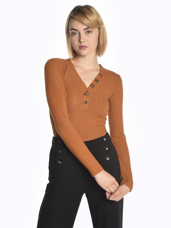 Ribbed v-neck long sleeve top with buttons