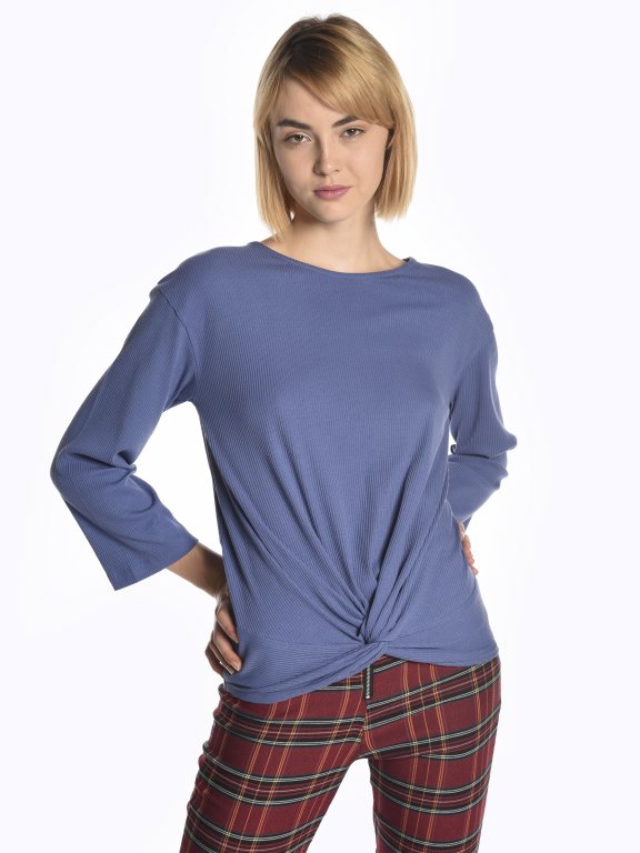Ribbed top with knot