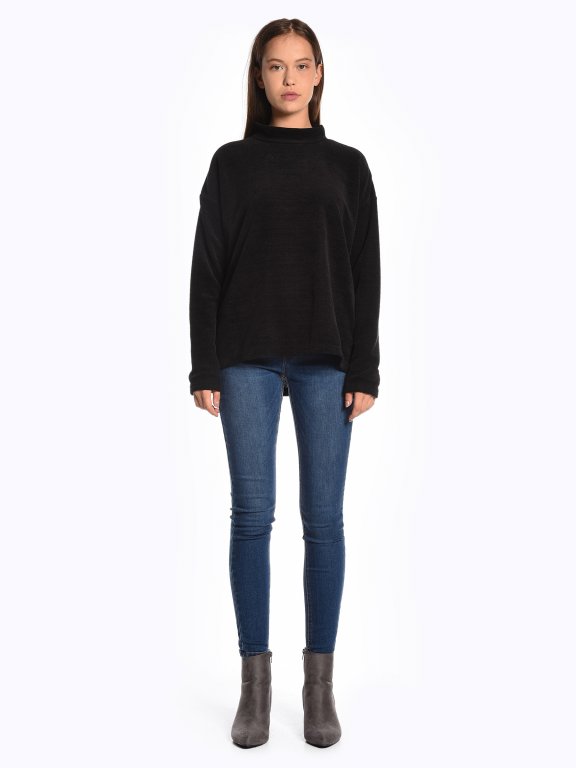 Loose fit high neck pullover