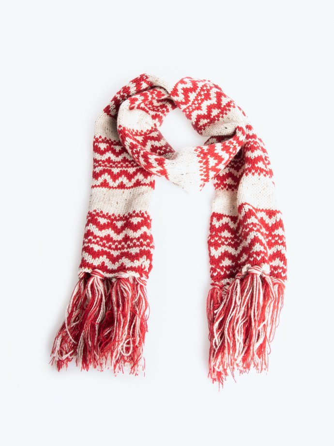 Jacquard scarf with fringes