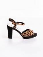 Sandále s leopardím potiskem na vysokém podpatku