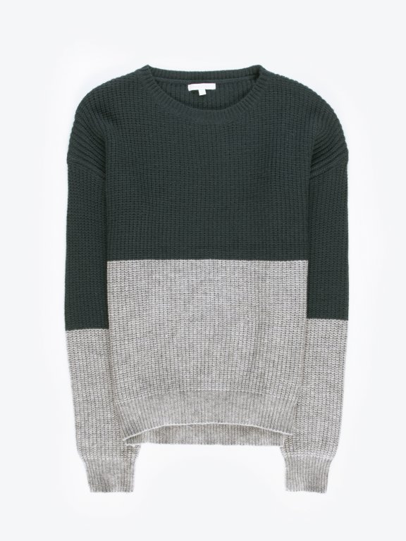 Двуцветен пуловер