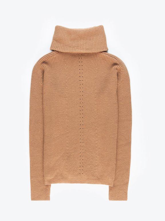 Strukturowany sweter z golfem