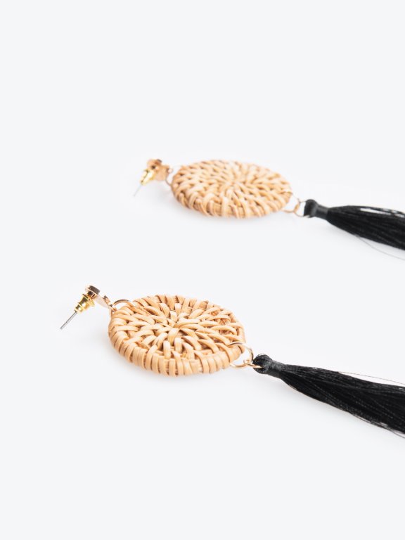 Drop earrings with tassels