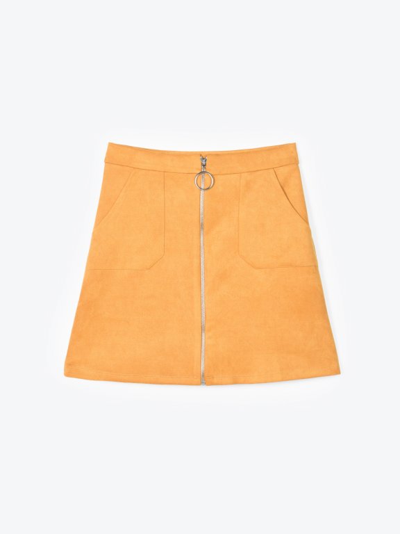 Zip-up skirt with patch pockets