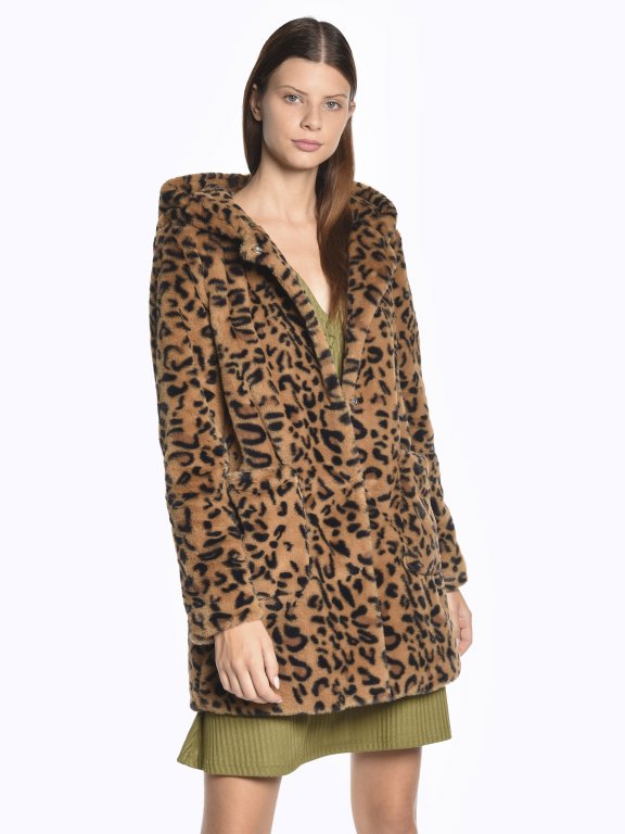 Kabát z umělé kožešiny s leopardím potiskem a kapucí
