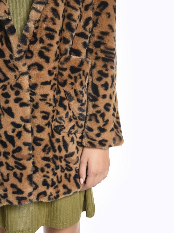 Kabát z umělé kožešiny s leopardím potiskem a kapucí